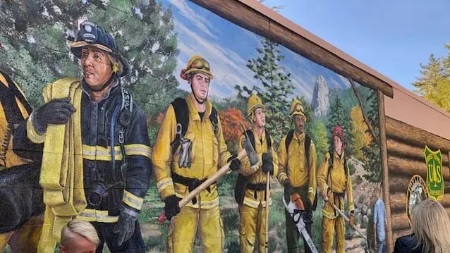 https://www.google.com/url?sa=i&url=https%3A%2F%2Fwww.desertsun.com%2Fstory%2Fnews%2F2018%2F11%2F21%2Ffirefighters-who-battled-cranston-fire-honored-idyllwild-mural%2F2083214002%2F&psig=AOvVaw1N0L82bxx6tsJ5FwJVz4Aq&ust=1726163300944000&source=images&cd=vfe&opi=89978449&ved=0CBQQjRxqFwoTCKjbrMi5u4gDFQAAAAAdAAAAABAE
